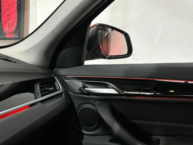 BMW X1 xDrive20i High Executive 2017 Benzine 26