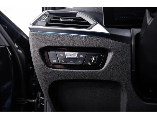 BMW 3 Serie 330e 2024 Hybride Benzine 51