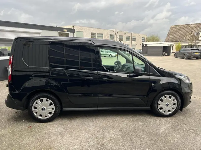 Ford Transit Connect 3