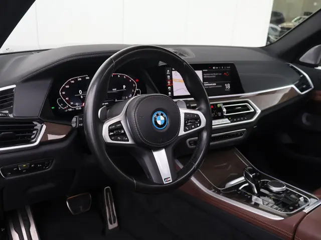 BMW X5 xDrive45e High Executive 2022 Hybride Benzine 47