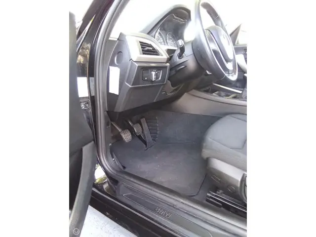BMW 1 Serie 114i EDE Business 2013 Benzine 12