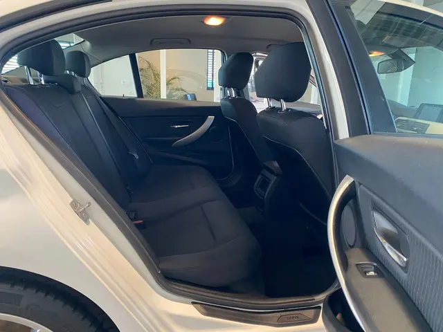 BMW 3 Serie 316i 2012 Benzine 10