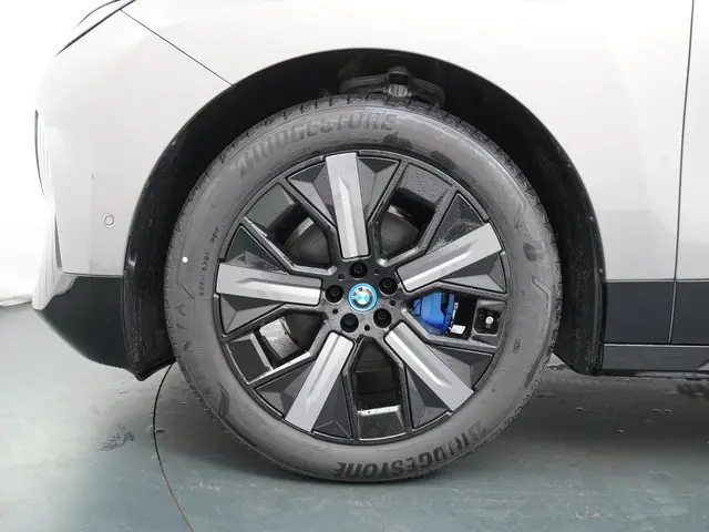 BMW iX xDrive40 2026 Elektrisch 31