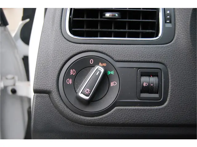 Volkswagen Polo 1.0 60PK 2015 Benzine 13