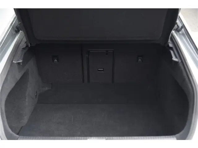 Volkswagen Arteon 1.5 TSI Business R 2019 Benzine 25