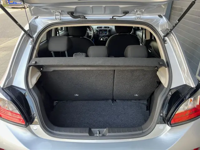 Mitsubishi Space Star 1.2 Nova 2020 Benzine 8