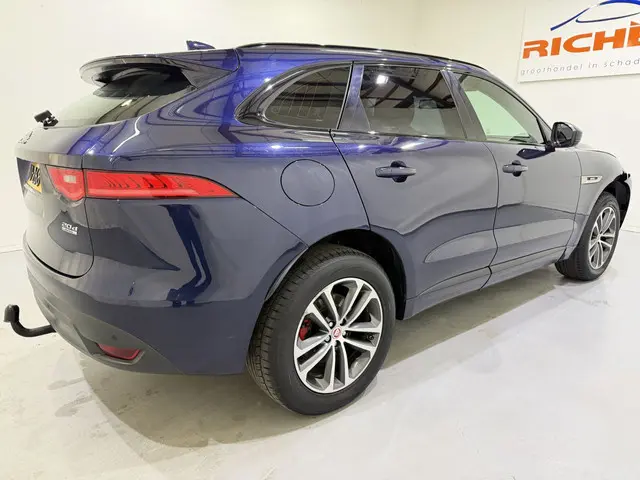 Jaguar F-PACE 2.0d Turbo Portfolio AWD Aut. 2017 Diesel 6
