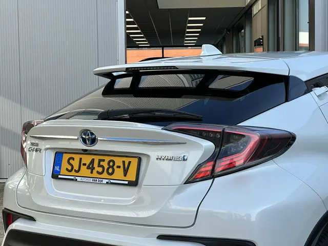 Toyota C-HR 1.8 Hybrid Style 2018 Hybride Benzine 16
