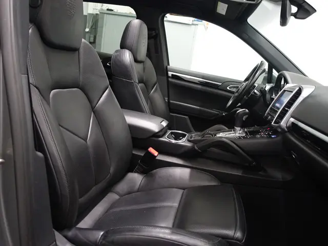 Porsche Cayenne 3.6 S Sport Chrono 300pk Aut- 2016 Benzine 23