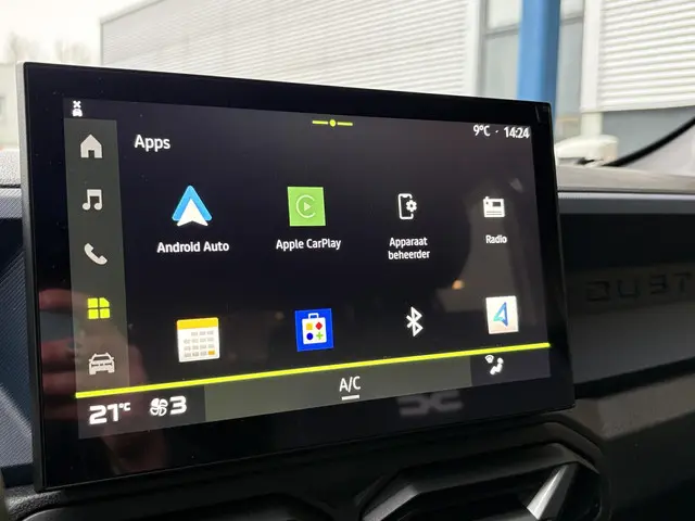 Dacia Duster 1.6 Hybrid Journey 2025 Hybride Benzine 32