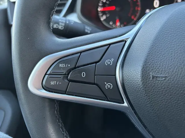 Renault Clio 1.0 TCe 90 Evolution 2022 Benzine 19