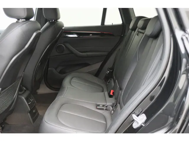 BMW X1 sDrive18i Centennial High Executive 2016 Benzine 13