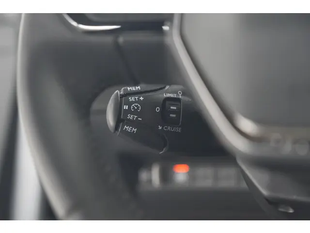 Peugeot 208 PureTech 100 EAT8 Active Pack 2023 Benzine 35