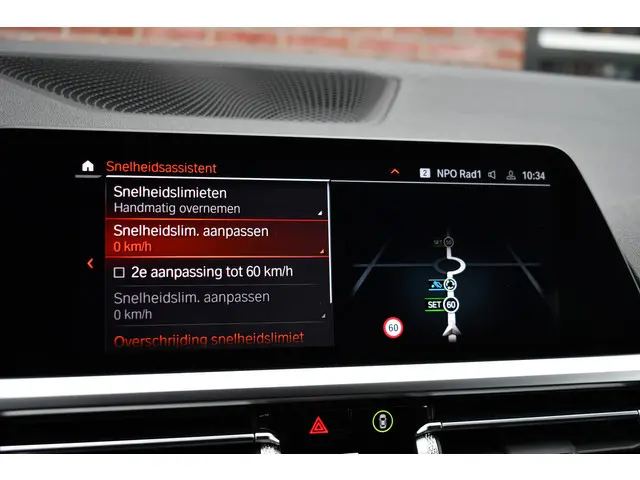 BMW 3 Serie Touring 320i M-Sport 2020 Benzine 46