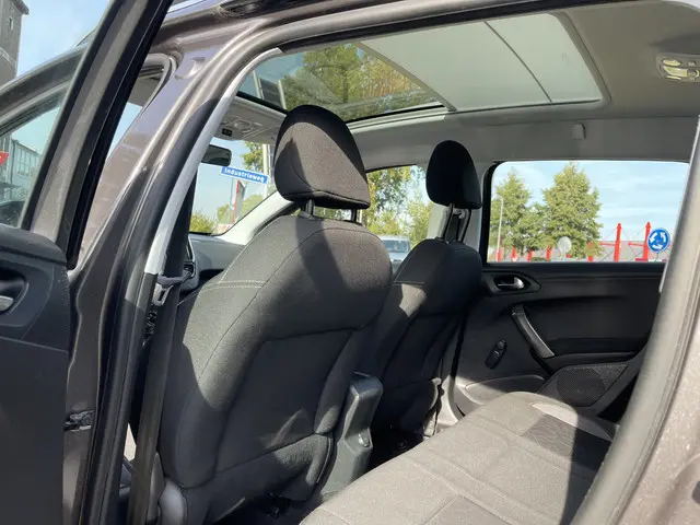 Peugeot 2008 1.2 PureTech Blue Lion 2016 Benzine 12