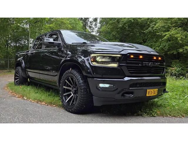 Dodge Ram 1500 5.7 V8 4x4 Crew Cab Laramie 2020 LPG/Gas 4