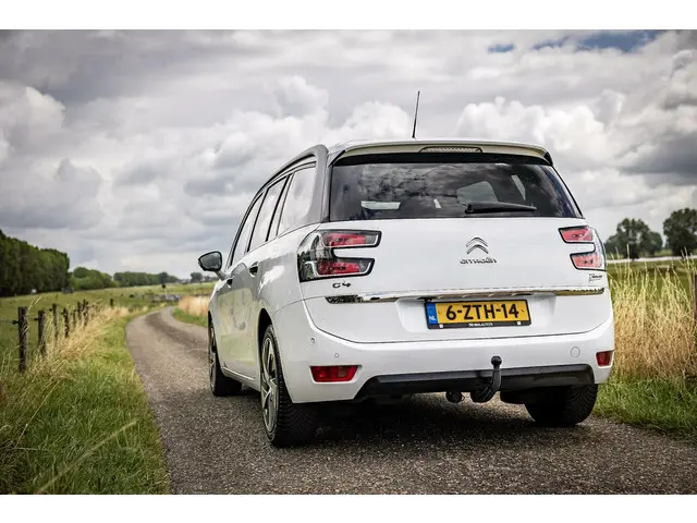 Citroën Grand C4 Picasso 1.6 THP Exclusive 2015 Benzine 44