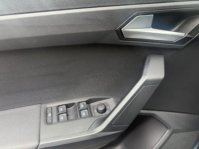SEAT Arona 1.0 TSI Xperience 2023 Benzine 13