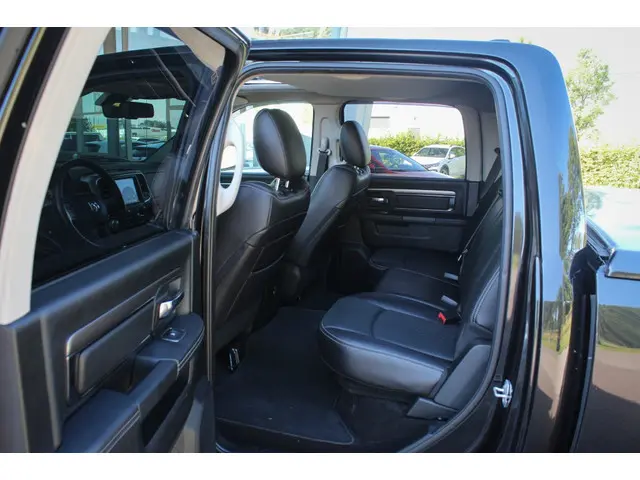 Dodge Ram 1500 5.7 V8 4x4 QC 6'4 2018 LPG/Gas 14