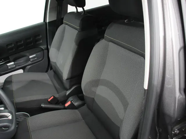 Citroën C3 1.2 PureTech 110pk Automaat Max 2024 Benzine 12
