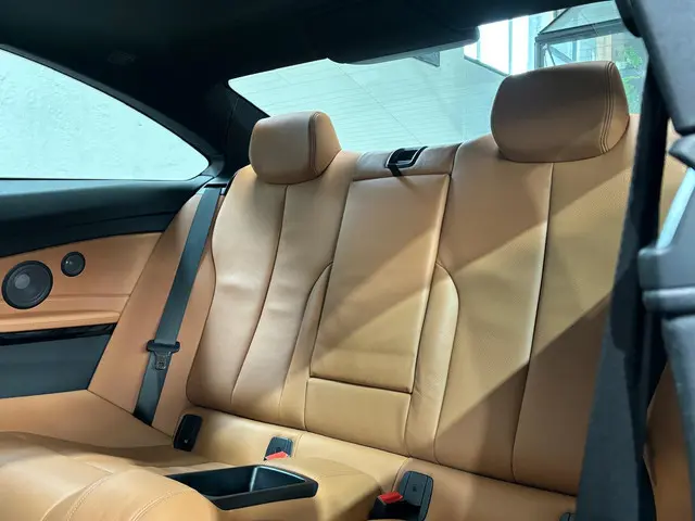 BMW 4 Serie Coupé 420i High Executive 2018 Benzine 32