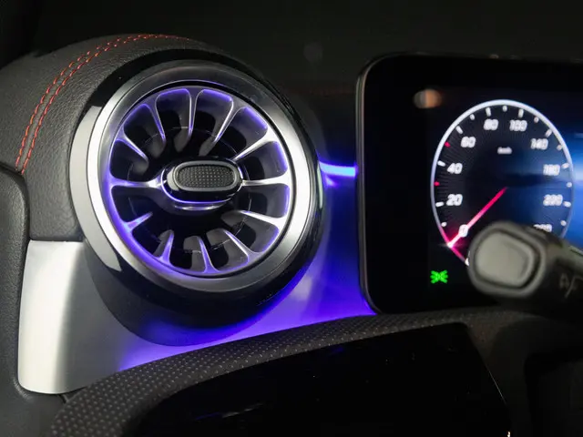 Mercedes-Benz CLA Coupé 180 AMG Line 2025 Benzine 12