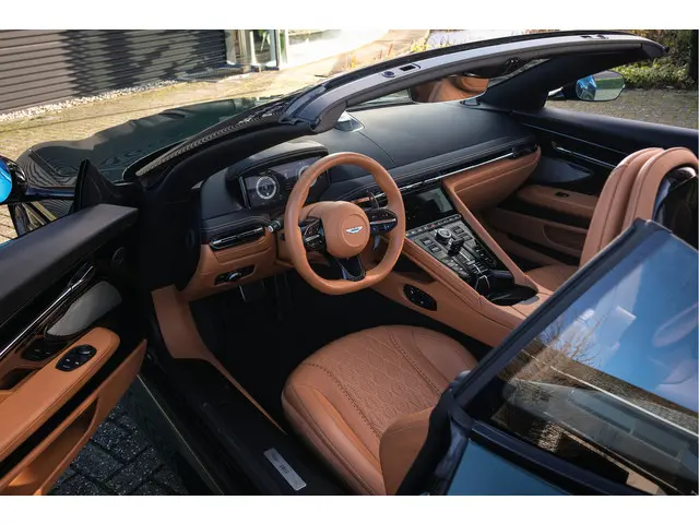 Aston Martin V8 Volante DB12 4.0 2024 Benzine 39