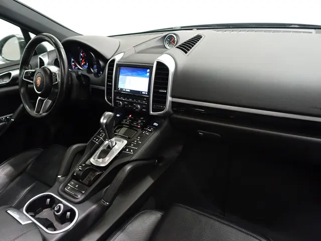 Porsche Cayenne 3.6 S Sport Chrono 300pk Aut- 2016 Benzine 9