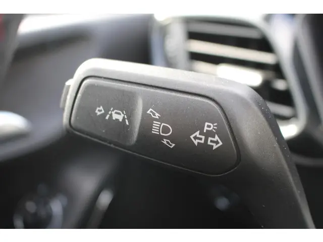 Ford Fiesta 1.0 EcoBoost Hybrid ST-Line X 2021 Benzine 34