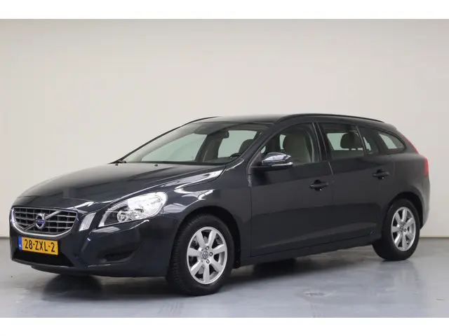 Volvo V60 T4 Kinetic Automaat 2013 Benzine
