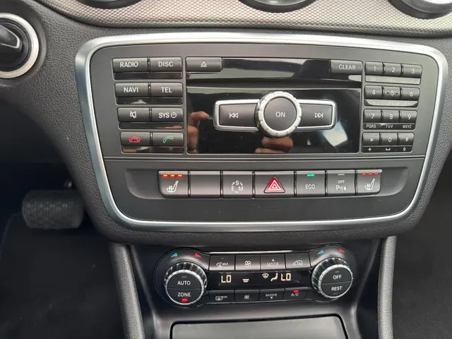 Mercedes-Benz CLA 200 Prestige PANO AUT!! 2013 Benzine 15