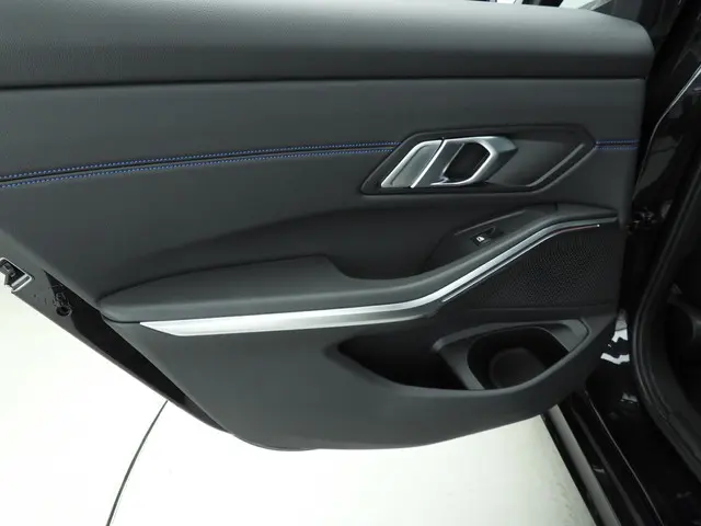 BMW 3 Serie Touring 330i xDrive 2022 Benzine 17