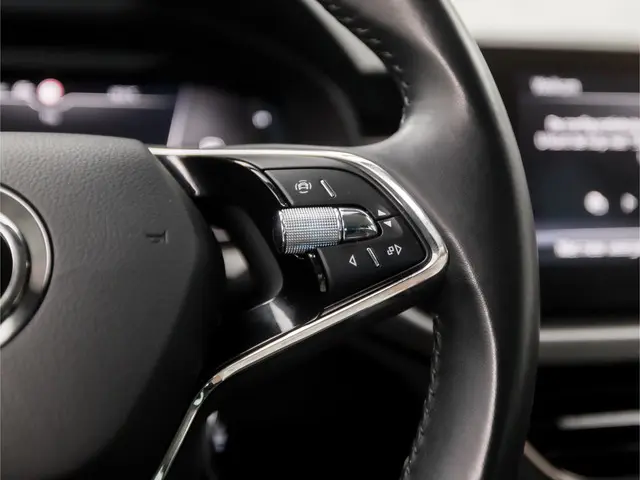 Škoda Scala 1.0 TSI Sport Deluxe 2021 Benzine 20
