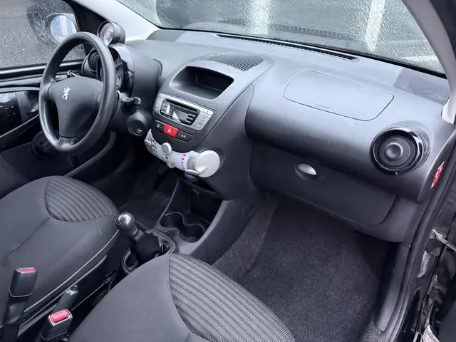 Peugeot 107 1.0 Sportium 2013 Benzine 17