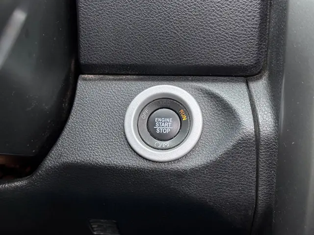 Dodge Ram 1500 5.7 V8 4x4 Quad Cab 6'4 Sport 2018 LPG/Gas 15