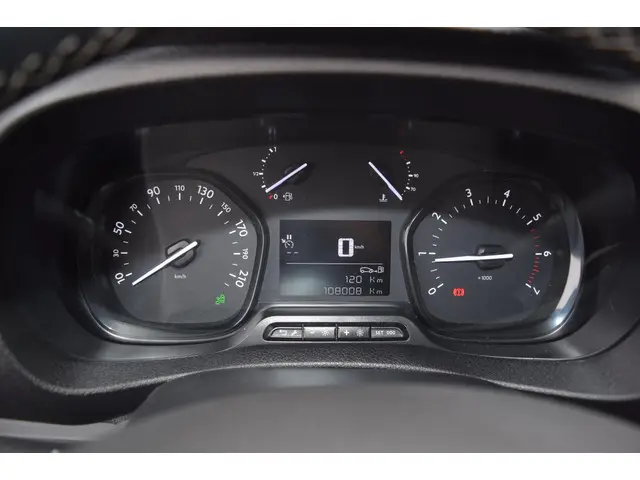 Opel Vivaro 1.5 CDTI L2H1 Innovation 2021 Diesel 11