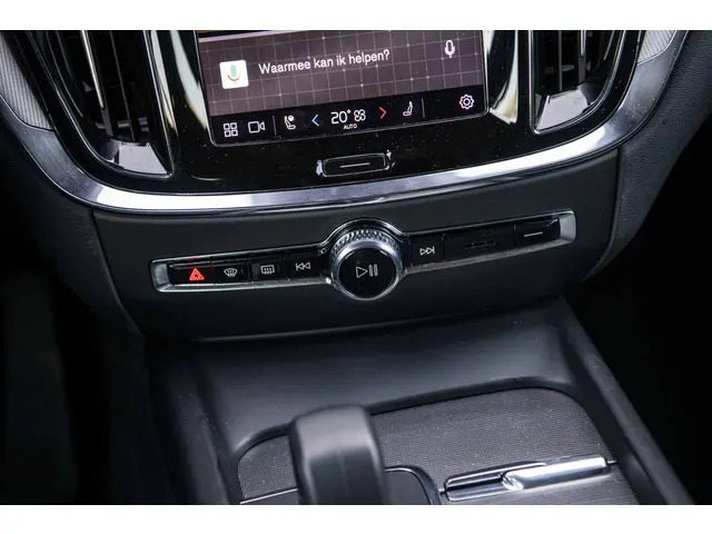 Volvo V60 2.0 B3 Essential Edition 2023 Benzine 22