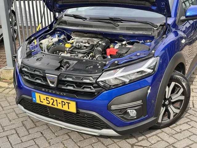Dacia Sandero Stepway 1.0 TCe 90 Comfort 2021 Benzine 32