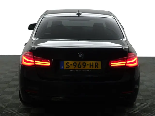 BMW 3 Serie 318i High Executive Aut- 2018 Benzine 35