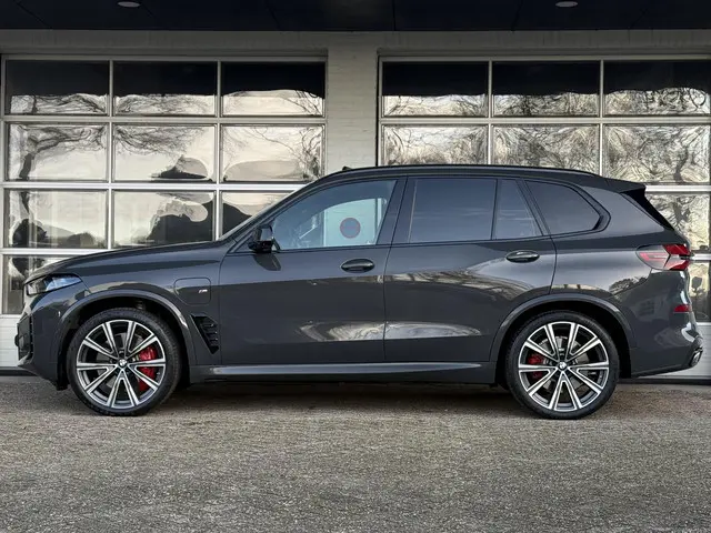 BMW X5 xDrive50e M SPORT 2023 Hybride Benzine 3