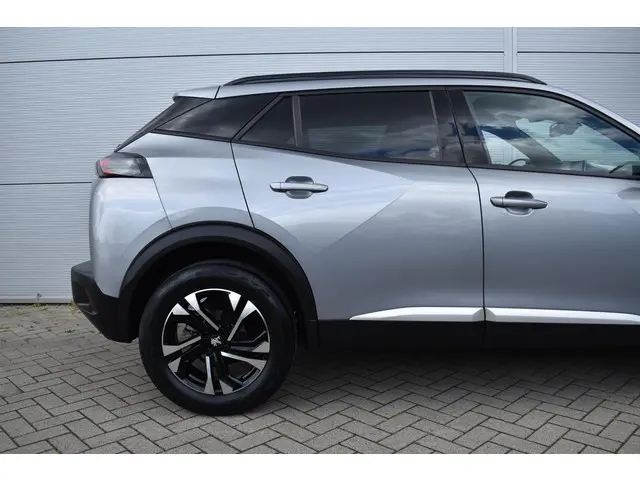 Peugeot 2008 1.2 PureTech Allure Pack 2023 Benzine 13