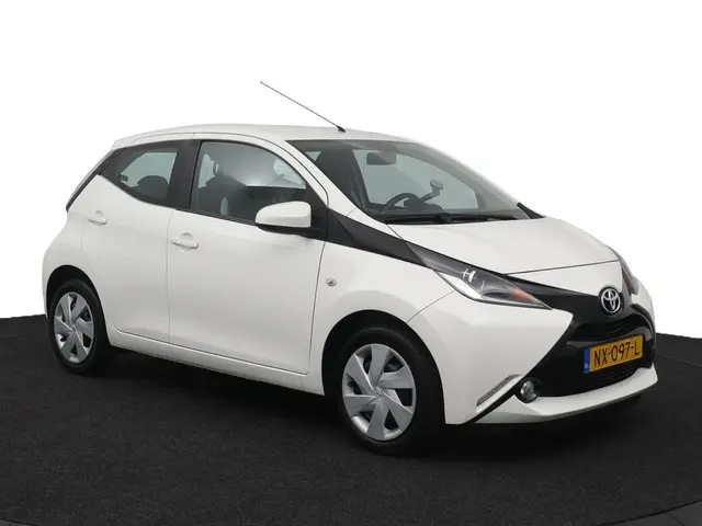 Toyota Aygo 1.0 VVT-i x-play 2017 Benzine 14