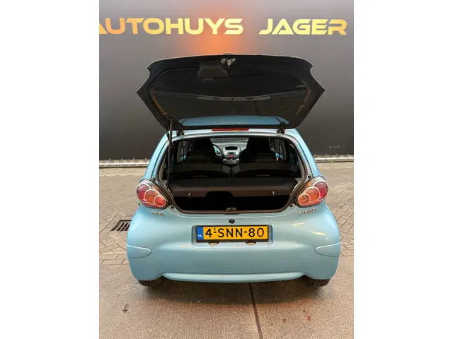 Toyota Aygo 1.0 VVT-i Dynamic Blue Automaat 2013 Benzine 9