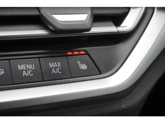 BMW 3 Serie Touring 330e 2021 Hybride Benzine 14
