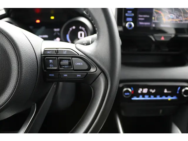 Toyota Yaris 1.5 Hybrid Dynamic 2021 Hybride Benzine 21