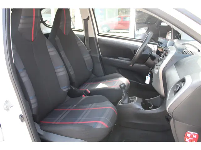 Peugeot 108 1.0 e-VTi Active PACK PREMIUM 2016 Benzine 18