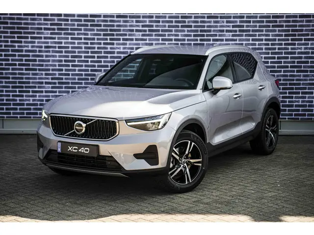 Volvo XC40 2.0 B3 Business Edition 2025 Benzine 15