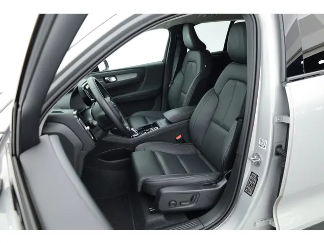 Volvo XC40 2.0 B3 Ultra Dark 2025 Hybride Benzine 3