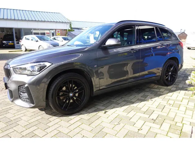 BMW X1 SDrive18i High ExecutiveM-Sport 2021 Benzine 5