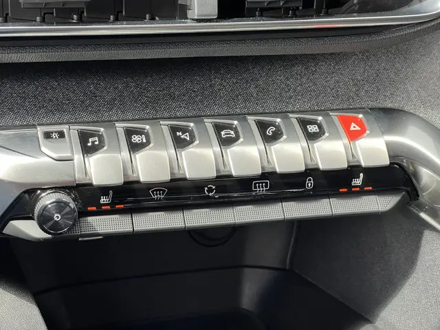 Peugeot 3008 1.6 e-THP GT Line 2018 Benzine 57